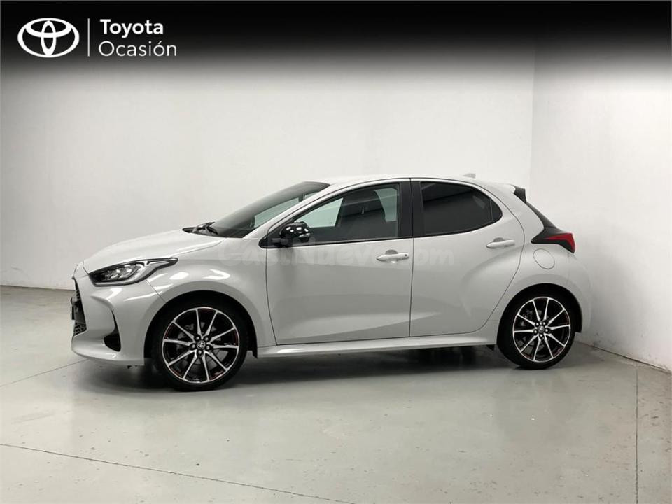 Toyota Yaris Girona ciudad 2023 automática - foto 3