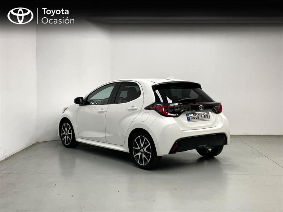 Toyota Yaris 2022 Girona Ciudad - Motor Eficiente y Fiable - foto 2