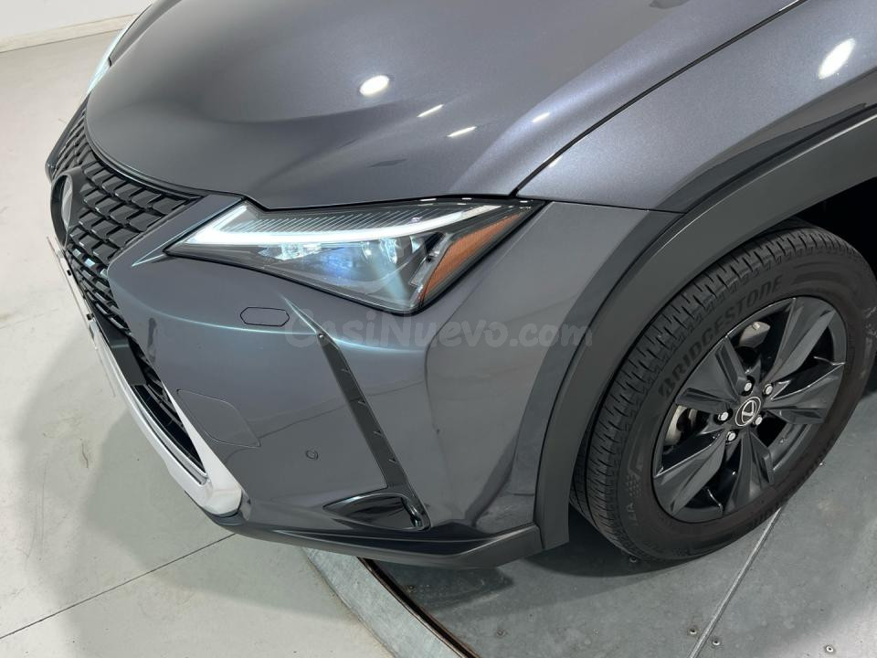 Lexus UX - foto 2