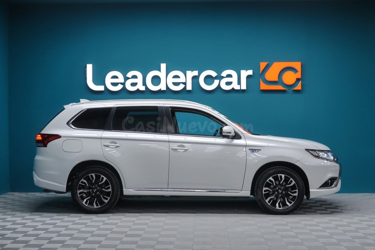 Mitsubishi Outlander 2.0 PHEV Kaiteki Auto 4WD - foto 4