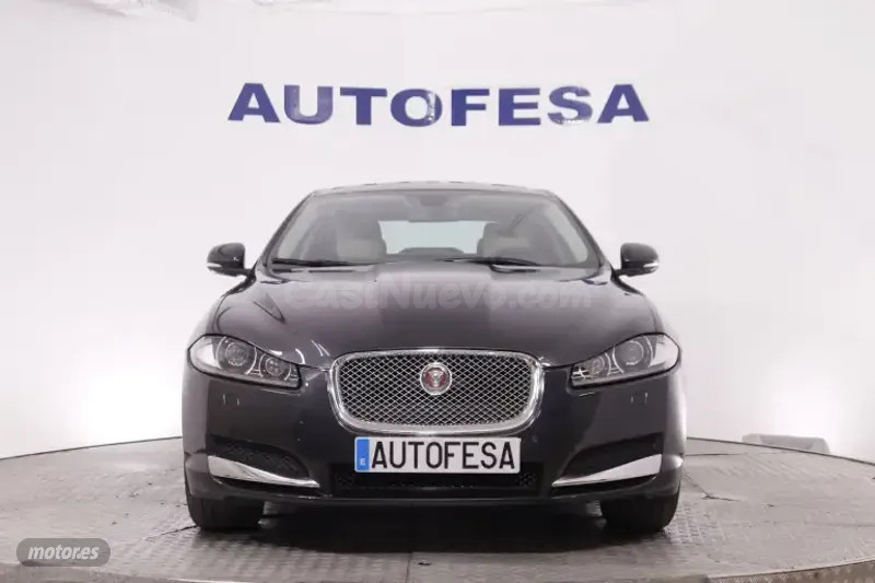 Jaguar XF - foto 2