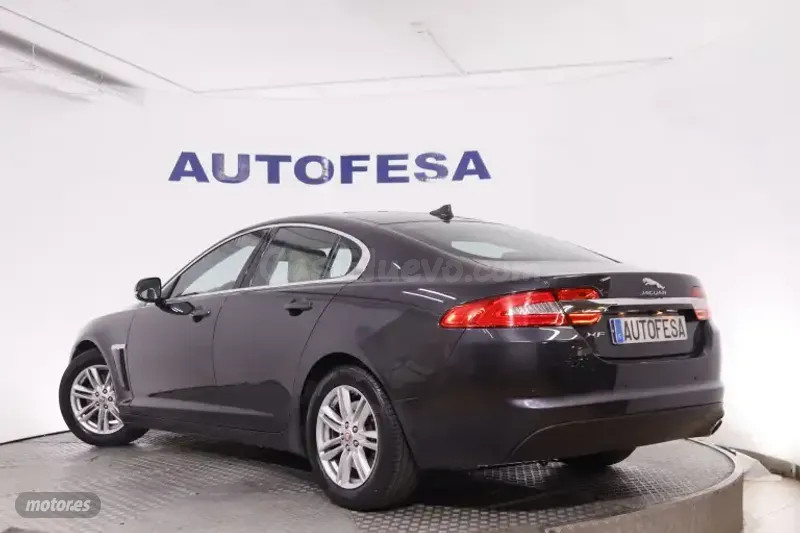 Jaguar XF - foto 4