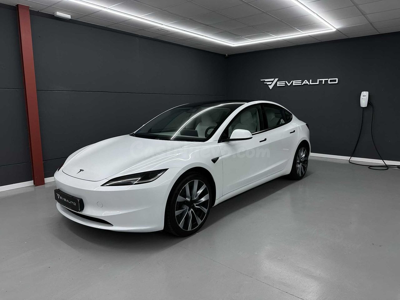 Tesla Model 3 RWD trasera acabado Premium