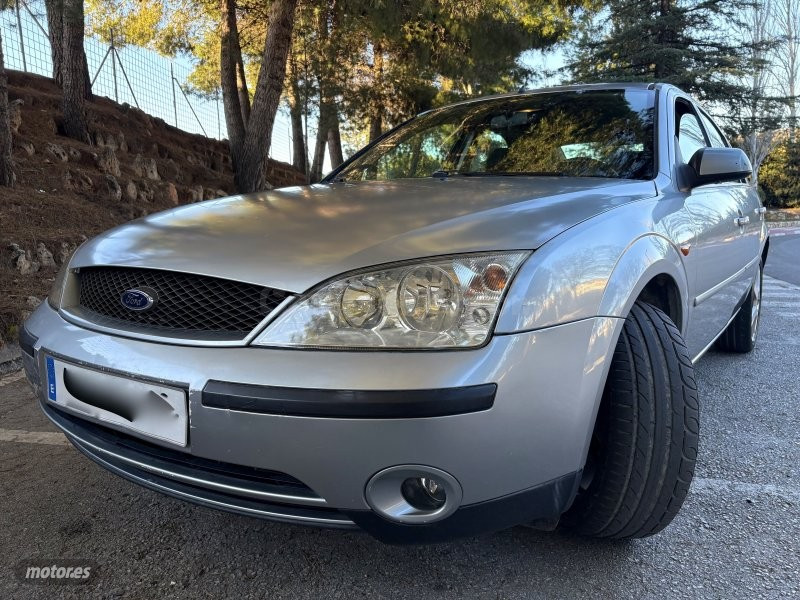 Ford Mondeo - foto 5
