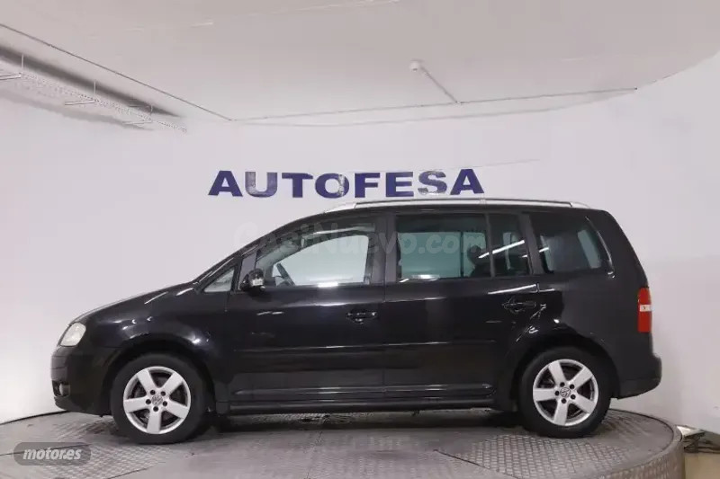 Volkswagen Touran - foto 3