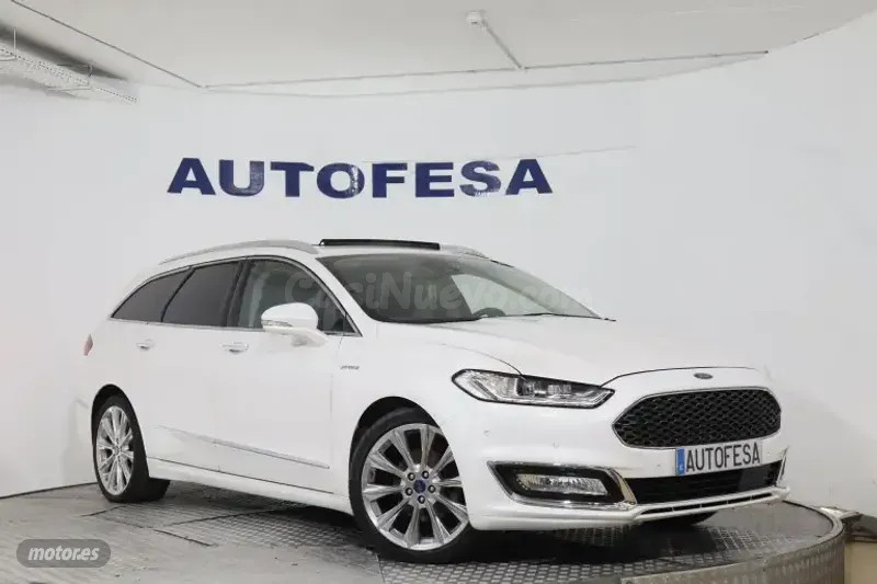 Ford Mondeo 2017 con equipamiento premium en Alpedrete - foto 3