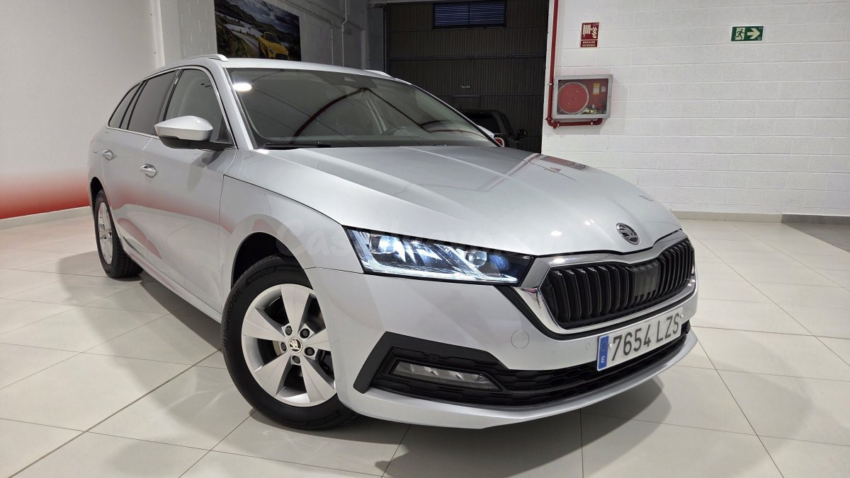 Skoda Octavia 2.0 AMT Ambition 2022 - Torrejón de Ardoz - foto 2