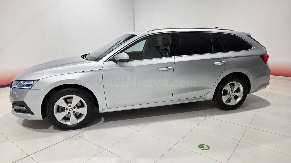 Skoda Octavia 2.0 AMT Ambition 2022 - Torrejón de Ardoz - foto 5