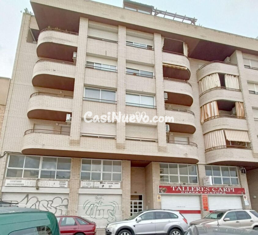 LOCAL COMERCIAL A  PIE DE CALLE EN PARDINYES