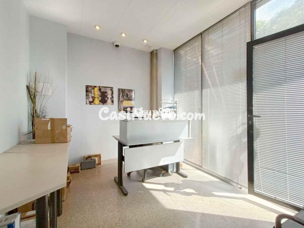 Local comercial a pie de calle de 240m2 en Zona Instituts