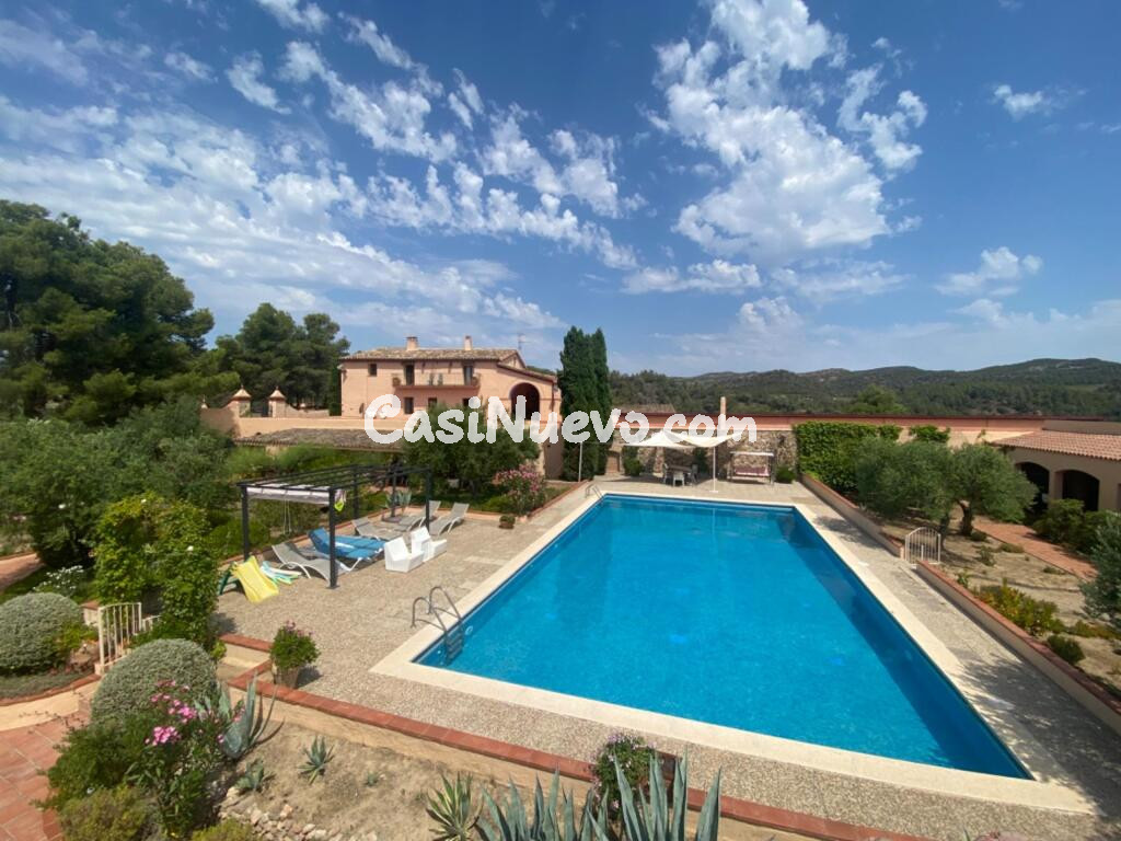 Exclusiva finca con masía, hotel, bodegas y 83 ha de terreno en el Priorat