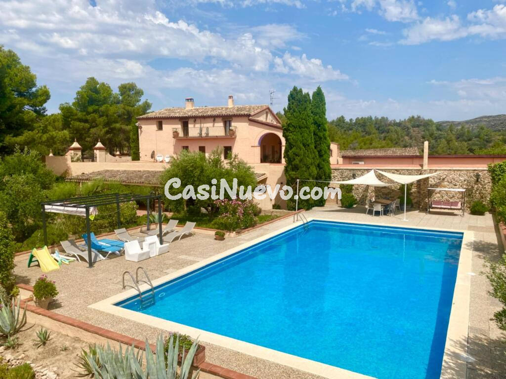 Exclusiva finca con masía, hotel, bodegas y 83 ha de terreno en el Priorat