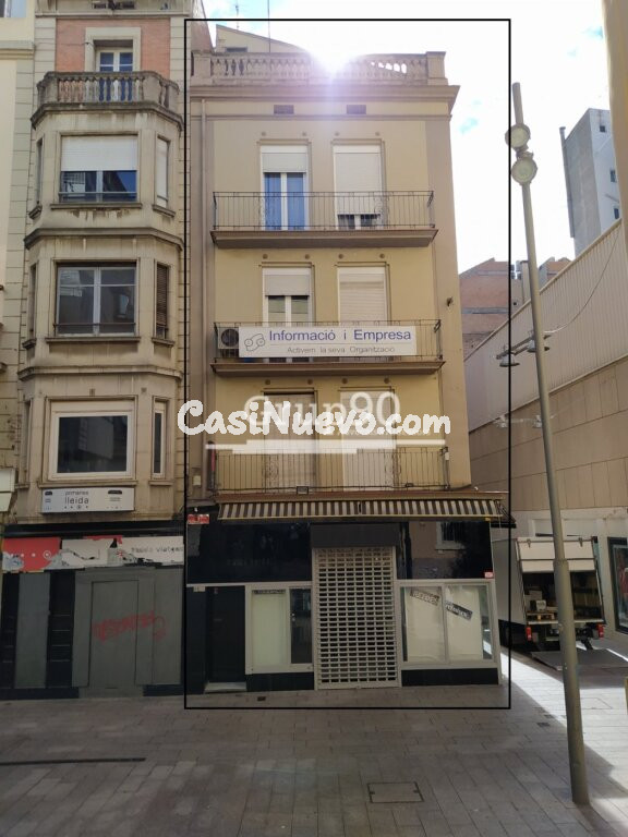 ATENCIÓN INVERSORES!! EDIFICIO EN EL  EIX COMERCIAL