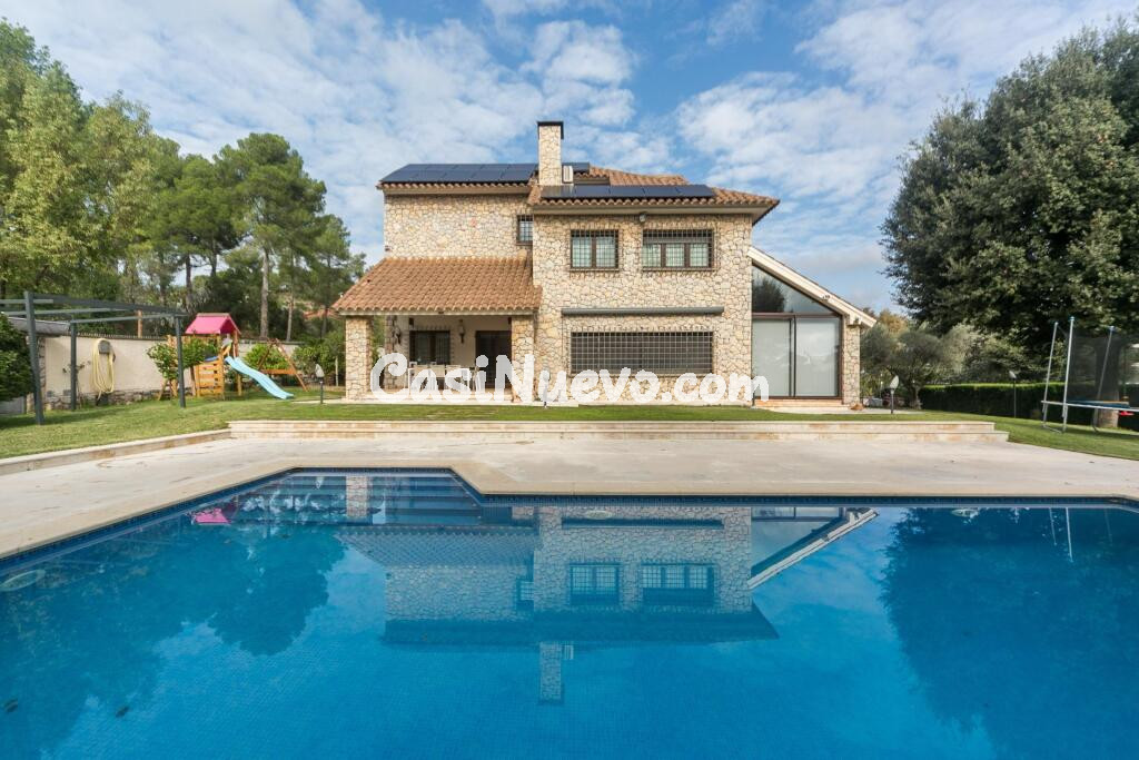 Impresionante casa en dos parcelas en Fontpineda