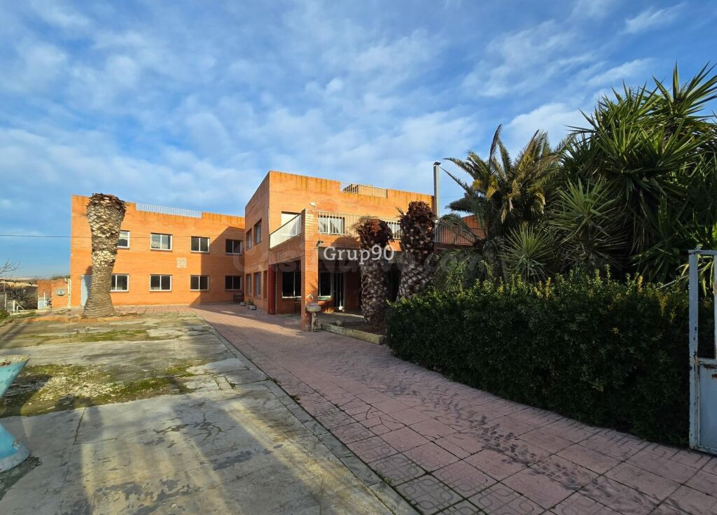 COMPLEJO RESIDENCIAL EN VENTA EN ALCARRÁS - foto 2