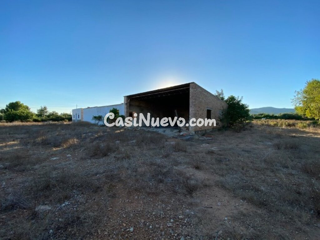 Fantástica finca a 1,5 km del mar en l'Ampolla