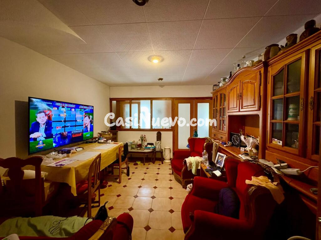 Casa con garaje en el centro del pueblo