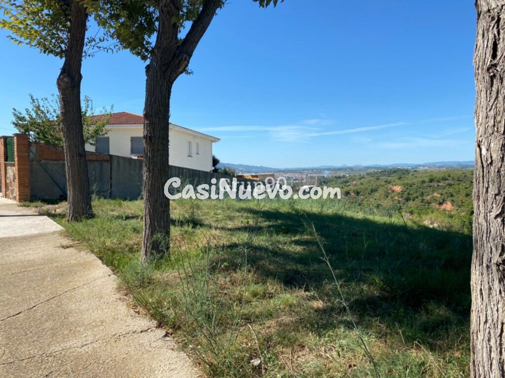 Parcela residencial de 2.000 m2 en Castellbisbal