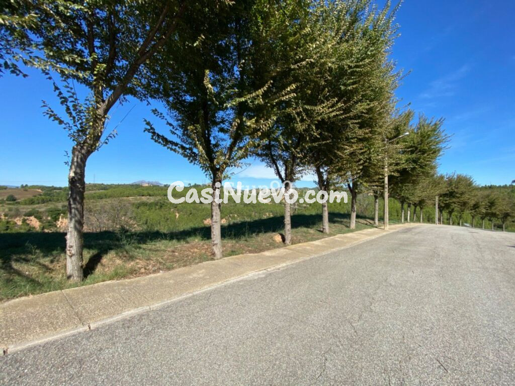 Parcela residencial de 2.000 m2 en Castellbisbal