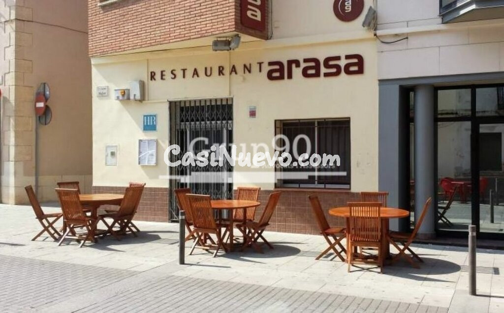 Hostal-Restaurante en la plaza del pueblo