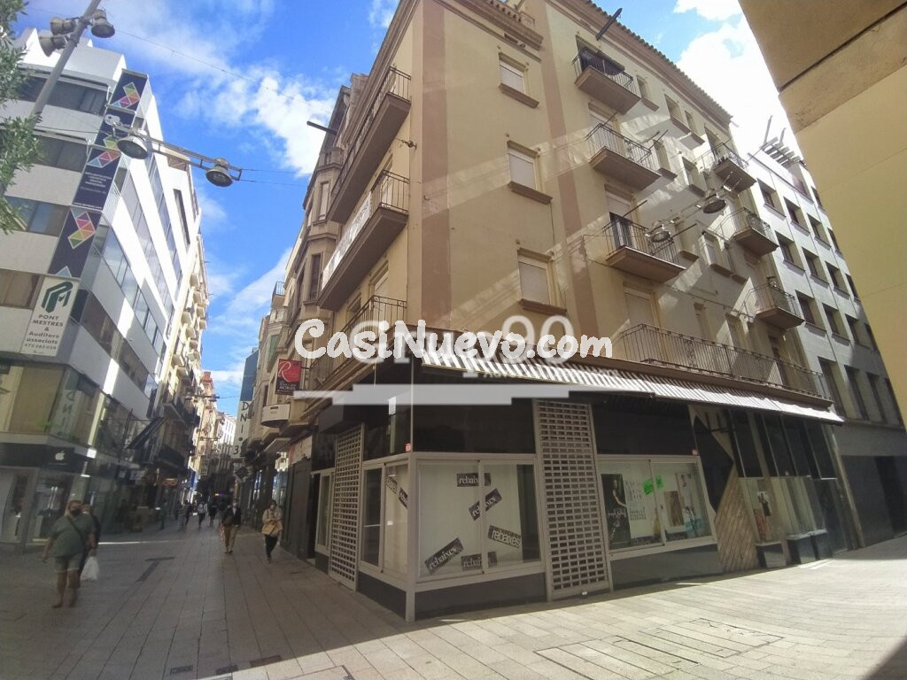 OPORTUNIDAD PARA TU NEGOCIO !! LOCAL EN EL EIX COMERCIAL