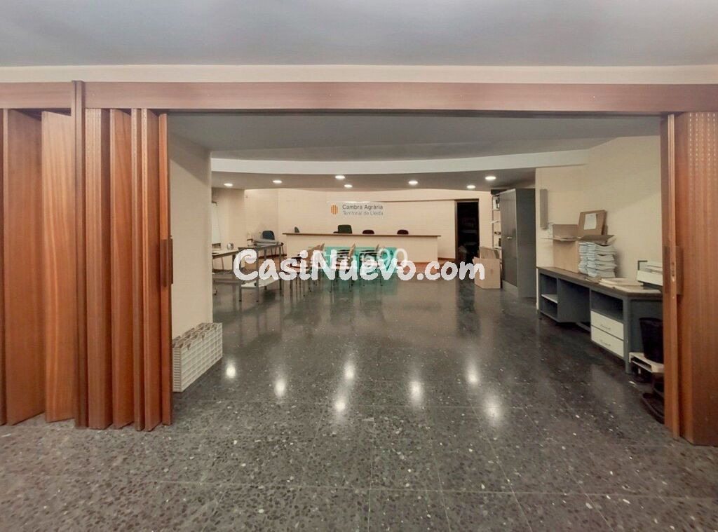 3 LOCALES COMERCIALES EN  ZONA INSTITUT