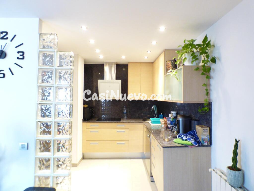 MARAVILLOSO DUPLEX INVERTIDO EN VENTA EN BADALONA CON 3 habitaciones