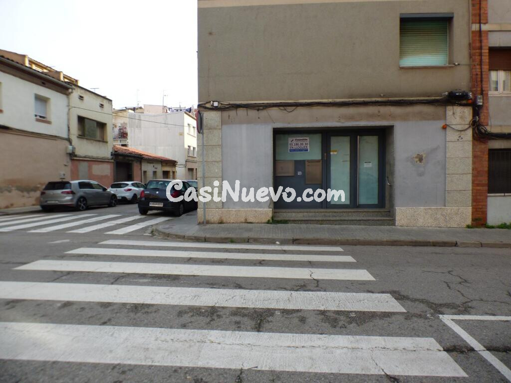 Local comercial esquinero en la Carretera de Santpedor