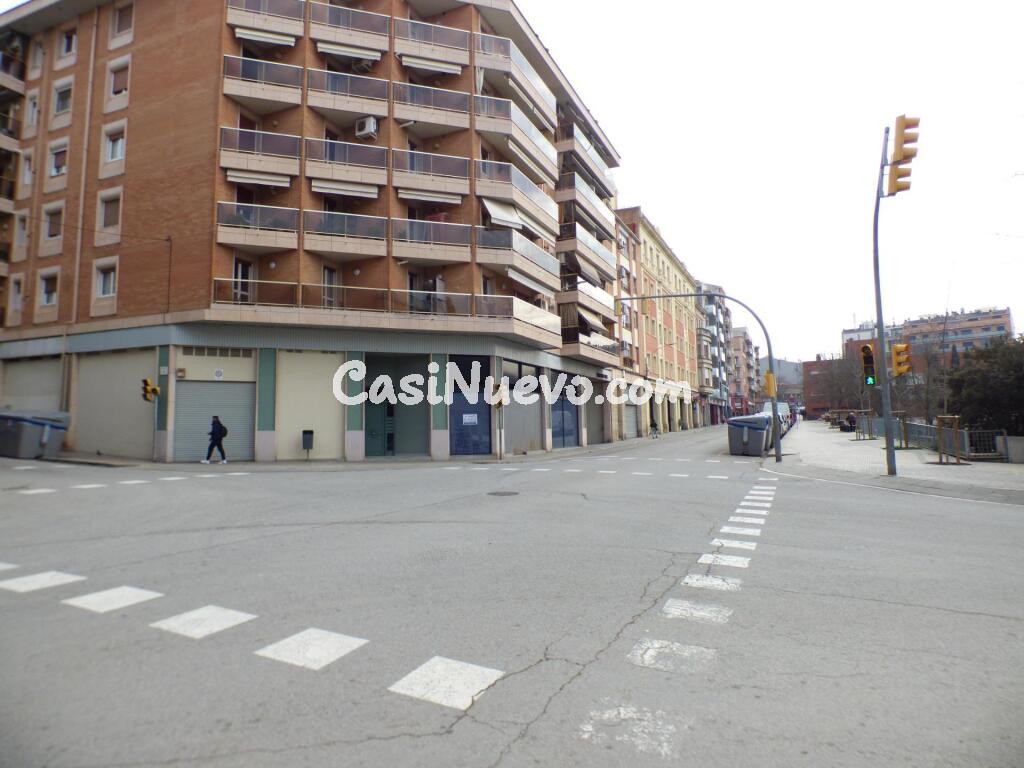 ? LOCAL COMERCIAL ESQUINERO EN VENTA – PLAÇA CATALUNYA, MANRESA – IDEAL PARA SUPERMERCADO