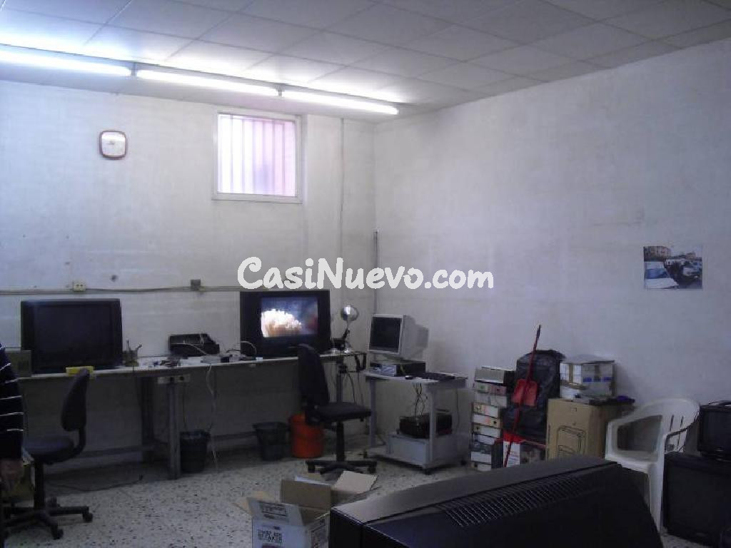 LOCAL COMERCIAL EN VENTA ZONA CTRA SANTPEDOR DE MANRESA