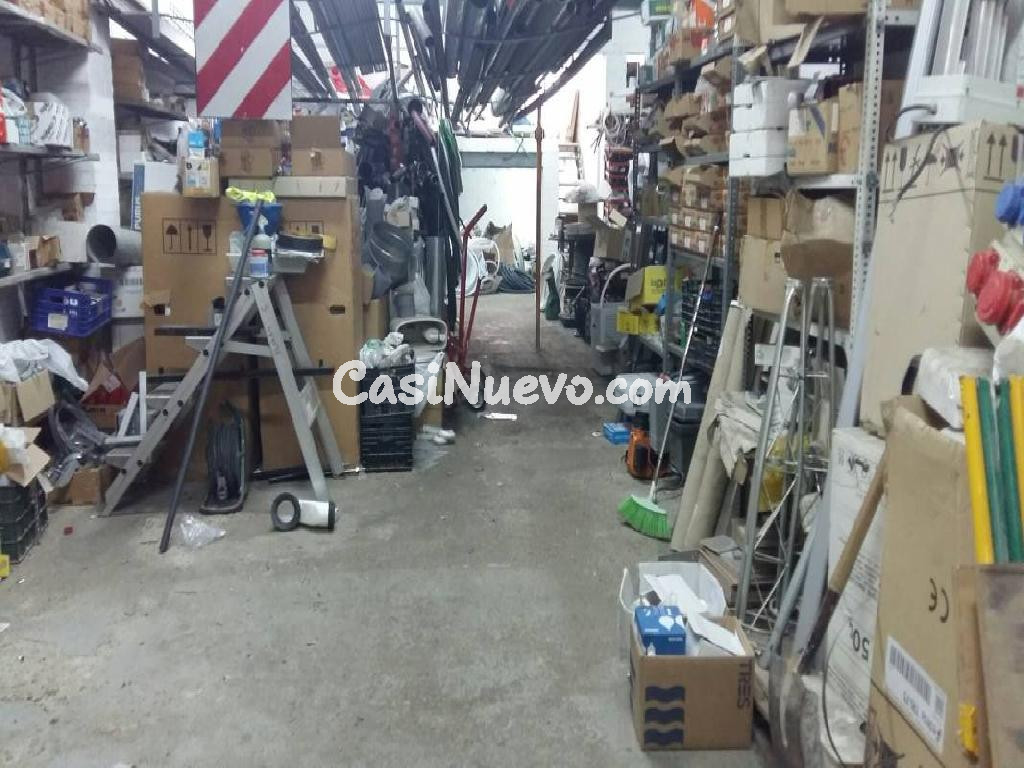 LOCAL COMERCIAL EN VENTA DIÁFANO CON TIENDA, ALMACÉN Y OFICINA EN ZONA OMS I DE PRAT