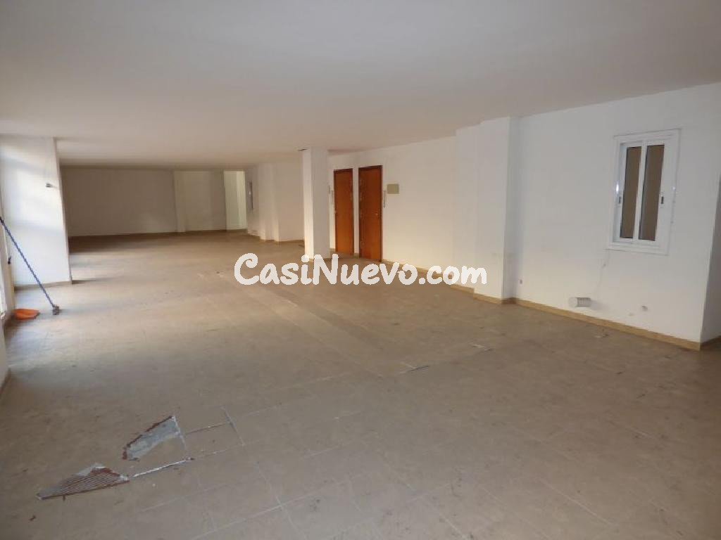 LOCAL DIVISIBLE  EN ALQUILER EN ZONA C. BARCELONA DE MANRESA