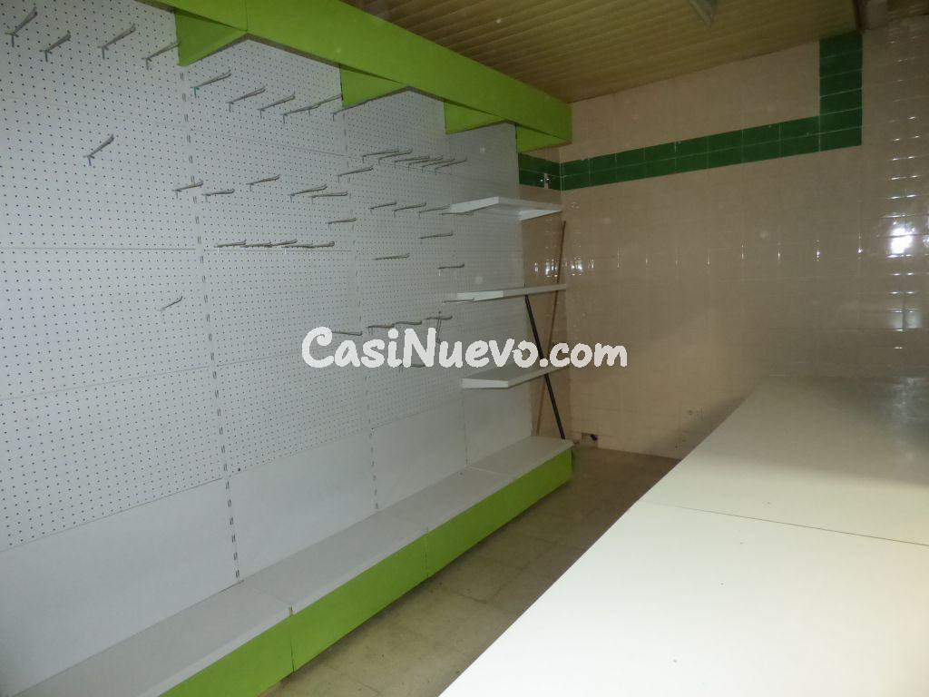 PARADA EN MERCADO EN VENTA EN MANRESA