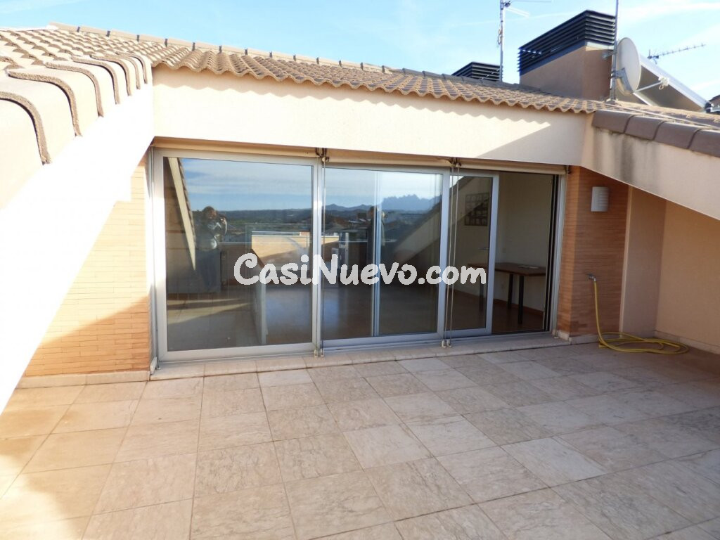 IMPRESIONANTE CASA CON ASCENSOR EN MANRESA IDEAL PARA FAMILIAS NUMEROSAS EN VENTA