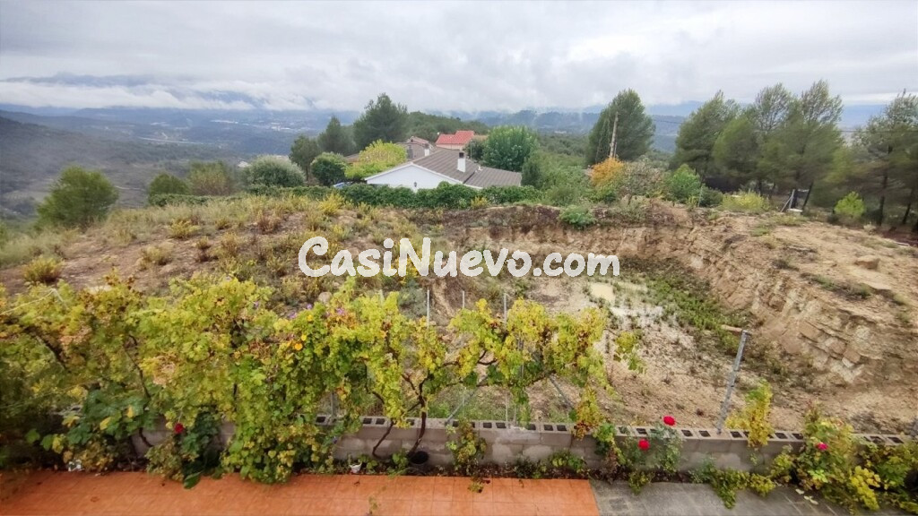 TERRENO SEMIPLANO EN VENTA EN LA URBANIZACIÓN DE RIVER PARK DEL PONT DE VILOMARA.