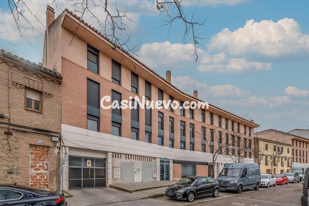 LOCAL EN BRUTO EN PASEO DE LA ROSA