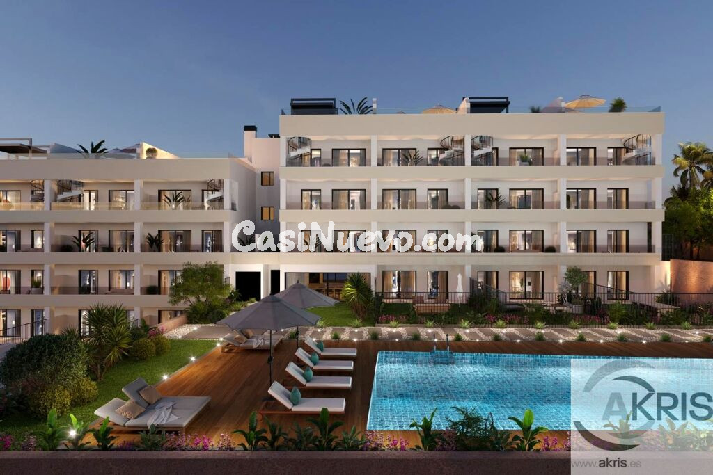 Ático Penthouse de 2 habitaciones en Puerto Narixa, Torrox