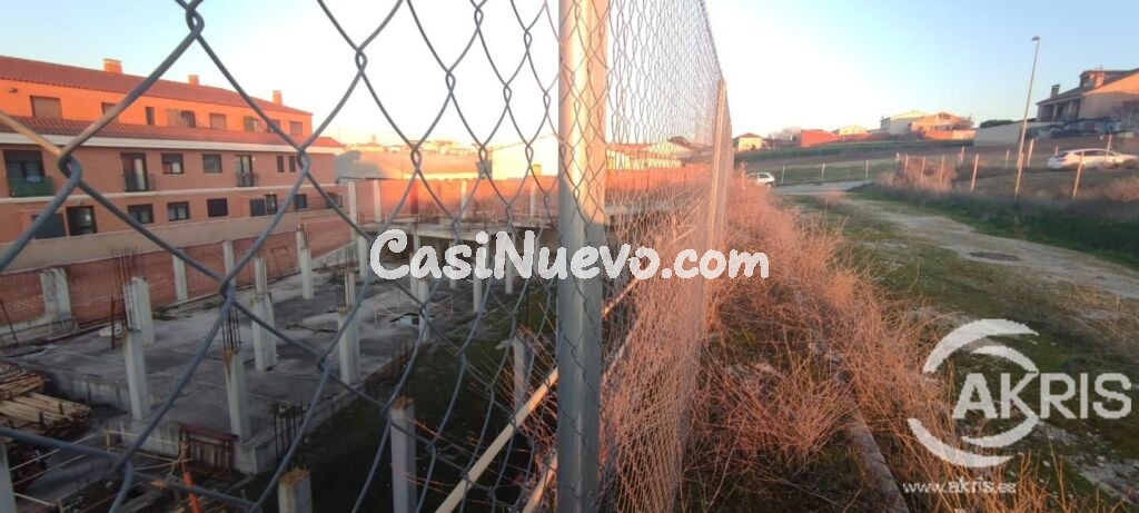 EDIFICIO EN CONSTRUCCIÓN EN RECAS