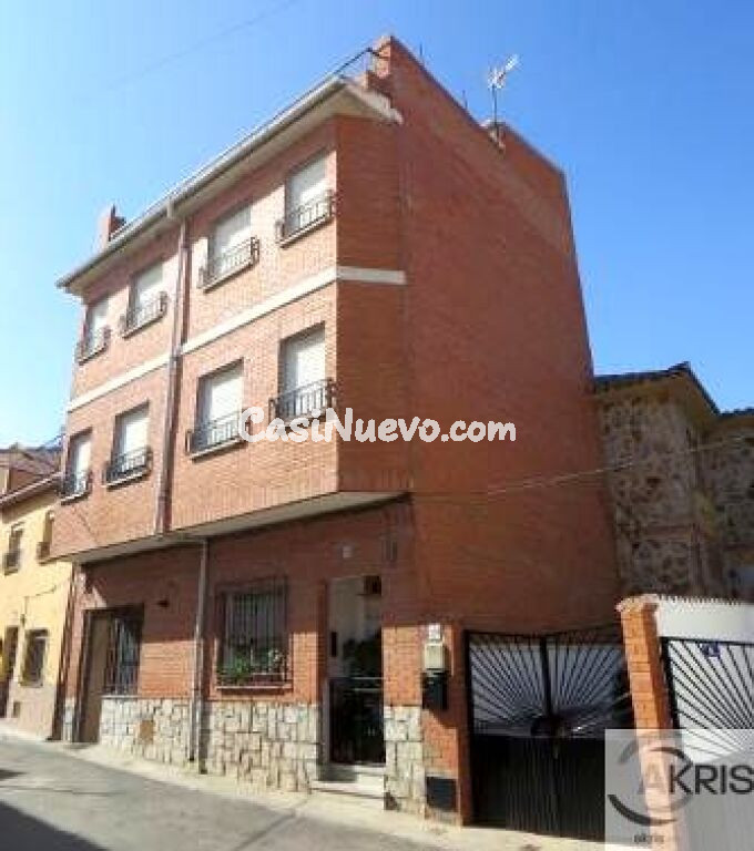 VIVIENDA CENTRICA EN NAVAHERMOSA