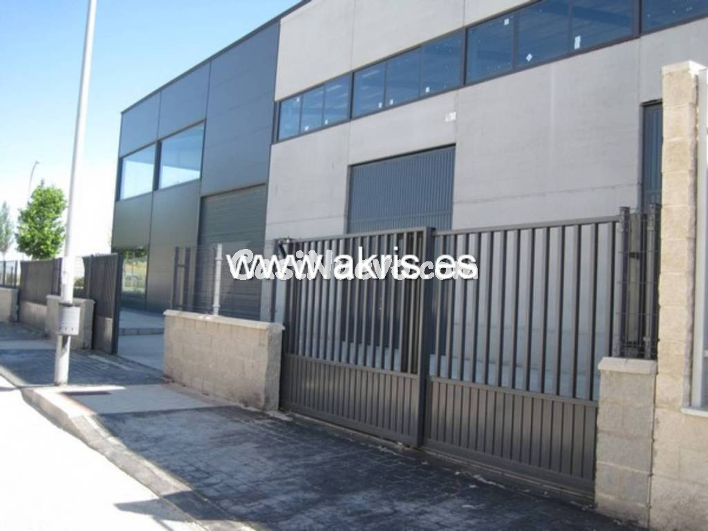 Nave Industrial en venta en Torrijos de 925 m2