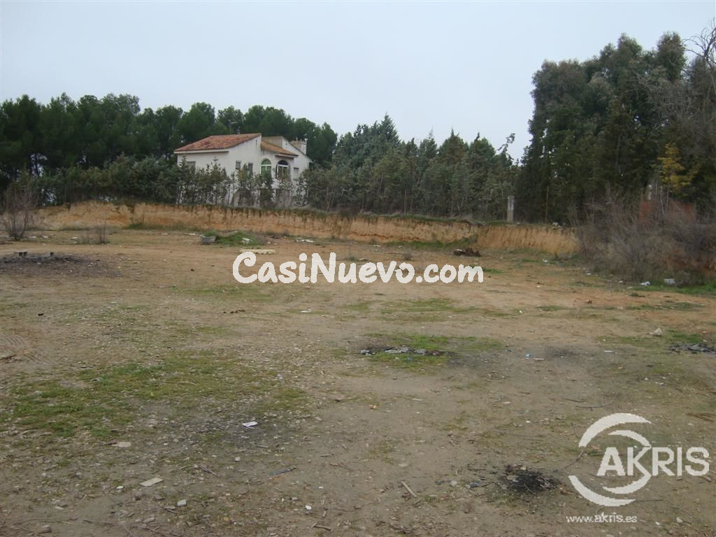 TERRENO URBANO DE 2.476 M2 EN ONTIGOLA