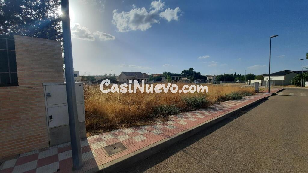 Parcela en venta en zona centro de Cobisa