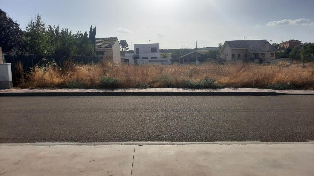 Parcela en venta en zona centro de Cobisa