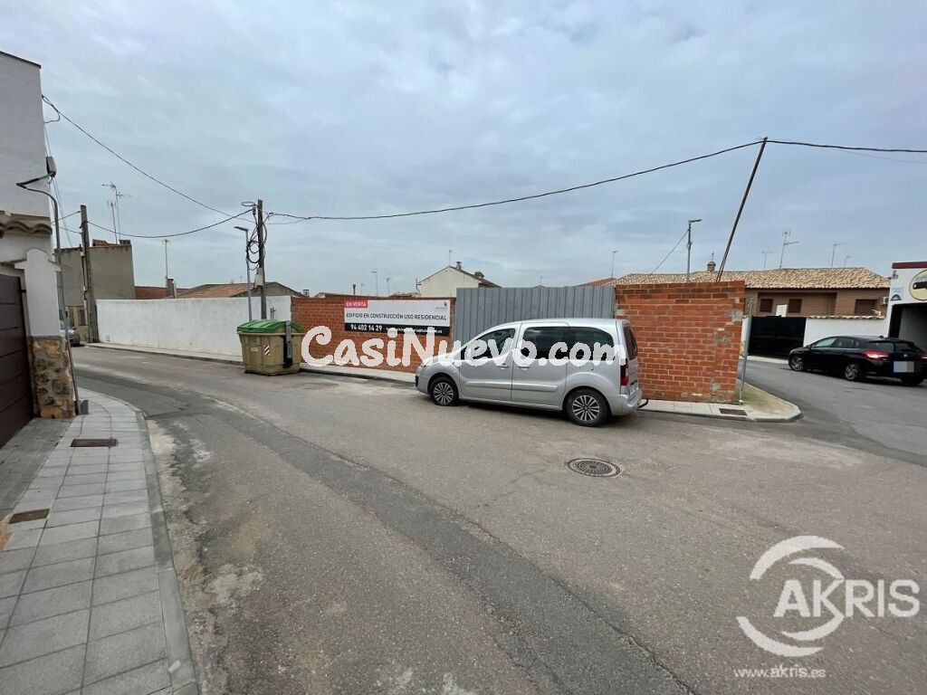 VENTA SUELO CON EDIFICIO EN construcción AL 13% EN COBEJA