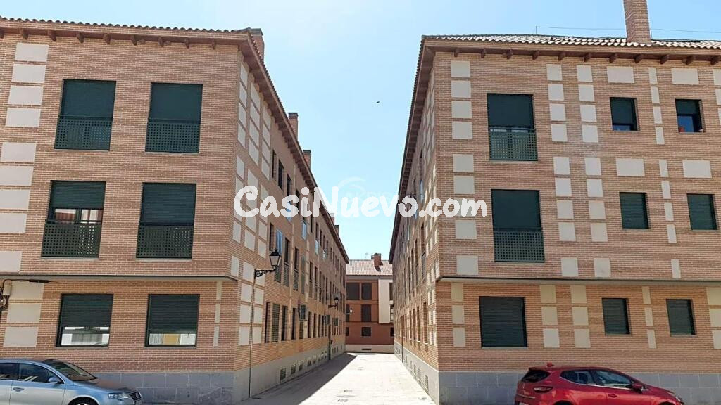 Venta de 2 Garajes en Travesía DEL ARENAL Nº 2