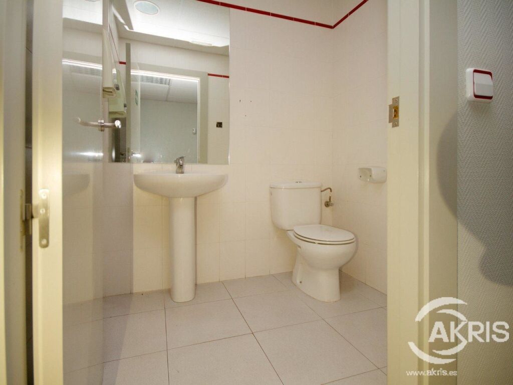 LOCALES COMERCIALES Y GARAJES VENTA CONJUNTA EN VALDEMORO - foto 24