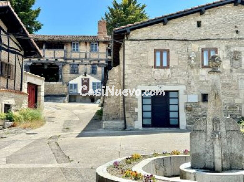 Casa de pueblo en Venta en Cucho Burgos