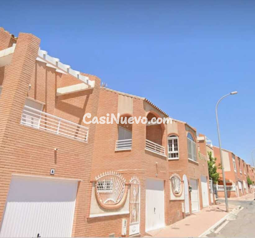 Casa-Chalet en Venta en Adra Almería