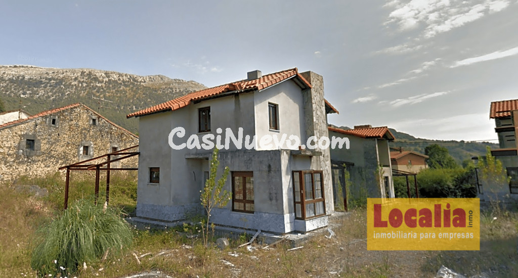 Obra residencial parada de chalets en Cantabria