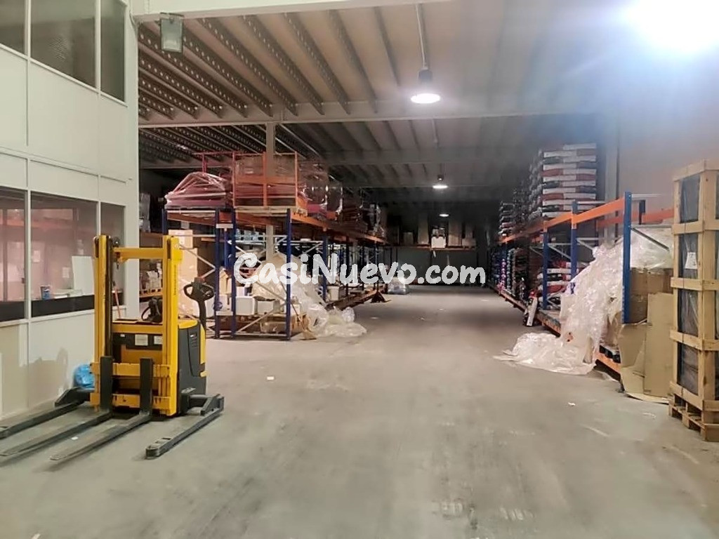 Nave industrial en el Polígono de Barros